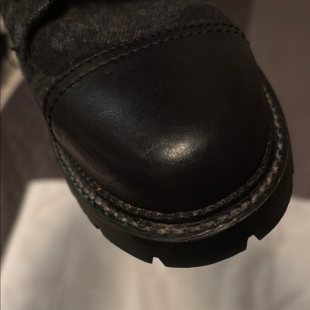 Frye Black Fur-Lined Lace-Up Boots 7.5 - Picture 12 of 17
